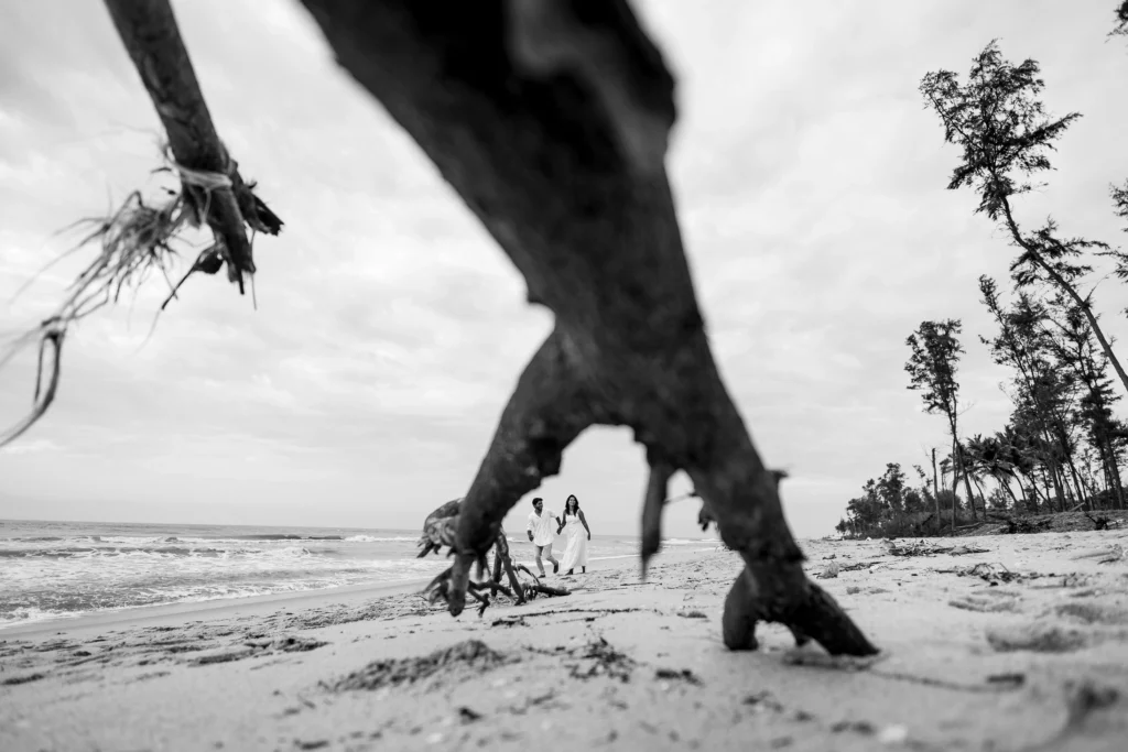 beach outdoor pre wedding photoshoot