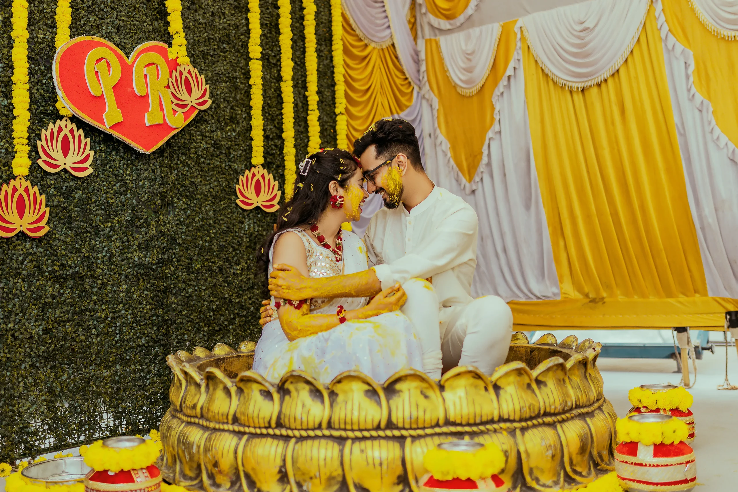 haldi photoshoot poses