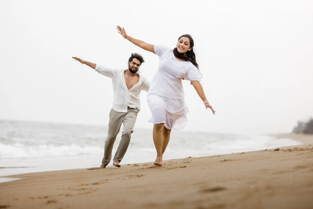 couple beach photoshoot ideas